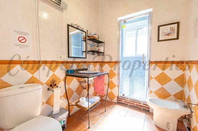 Finca/Maison de Campagne de 3 chambres de location de vacances à Torrox Pueblo, Torrox avec piscine garage - 1 350 € (Ref: 10075850)