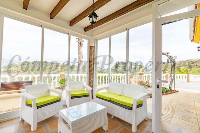 Finca/Maison de Campagne de 3 chambres de location de vacances à Torrox Pueblo, Torrox avec piscine garage - 1 350 € (Ref: 10075850)