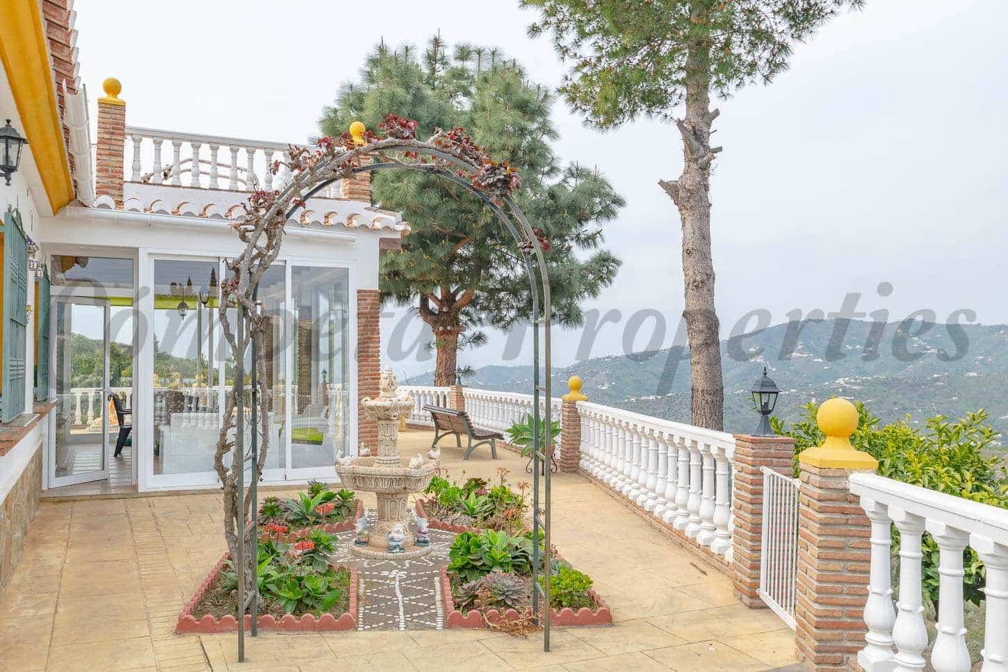 3 camera da letto Finca/Casa di Campagna da affitare come casa vacanza in Torrox con piscina garage - 1.350 € (Rif: 10075850)