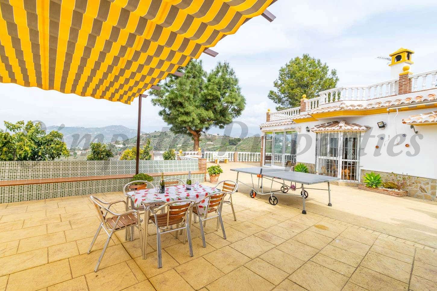 3 camera da letto Finca/Casa di Campagna da affitare come casa vacanza in Torrox con piscina garage - 1.350 € (Rif: 10075850)