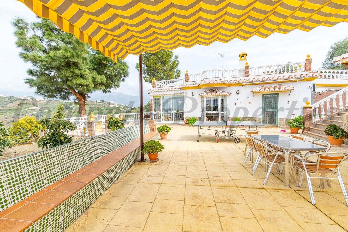 3 camera da letto Finca/Casa di Campagna da affitare come casa vacanza in Torrox con piscina garage - 1.350 € (Rif: 10075850)