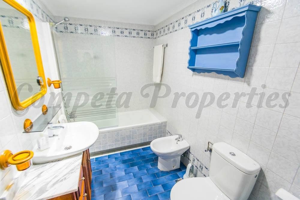 2 bedroom Apartment for holiday rental in Nerja - € 875 (Ref: 10075851)