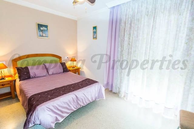 2 bedroom Apartment for holiday rental in Nerja - € 875 (Ref: 10075851)