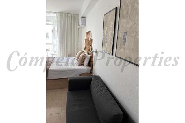 Appartement de 1 chambre à louer à Nerja avec piscine - 600 € (Ref: 10075861)