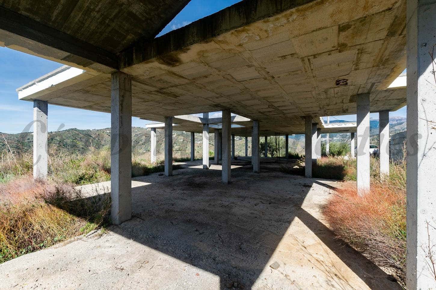 Grunde uden byggetilladelser til salg i Sayalonga - € 99.000 (Ref: 10075868)