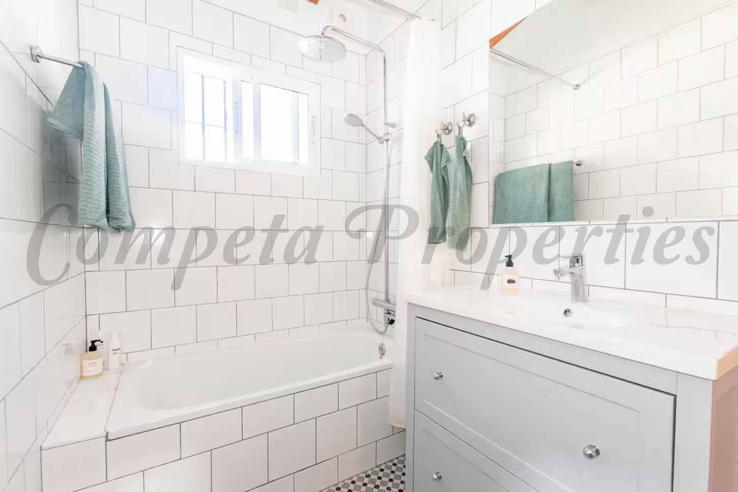 3 soveværelse Finca/Landehus til leje i Torrox med swimmingpool garage - € 1.500 (Ref: 10075871)