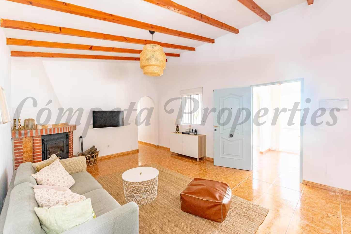 3 soveværelse Finca/Landehus til leje i Torrox med swimmingpool garage - € 1.500 (Ref: 10075871)