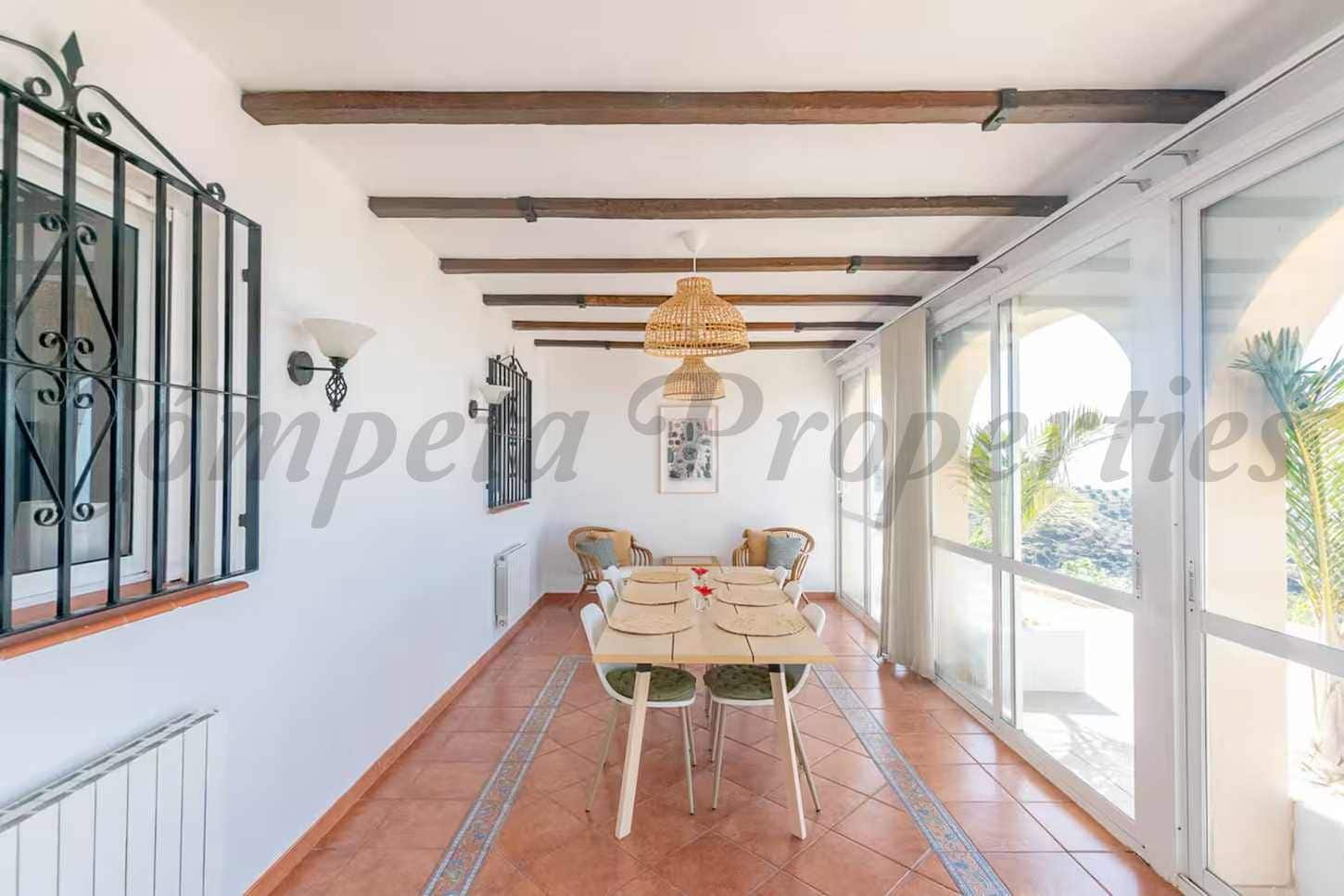 3 soveværelse Finca/Landehus til leje i Torrox med swimmingpool garage - € 1.500 (Ref: 10075871)