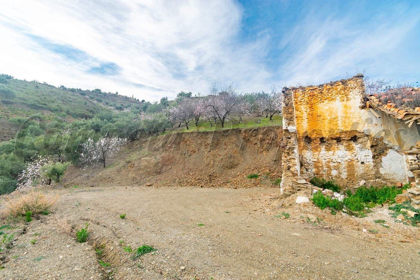 Landgrundstück zu verkaufen in Archez - 50.000 € (Ref: 10075874)