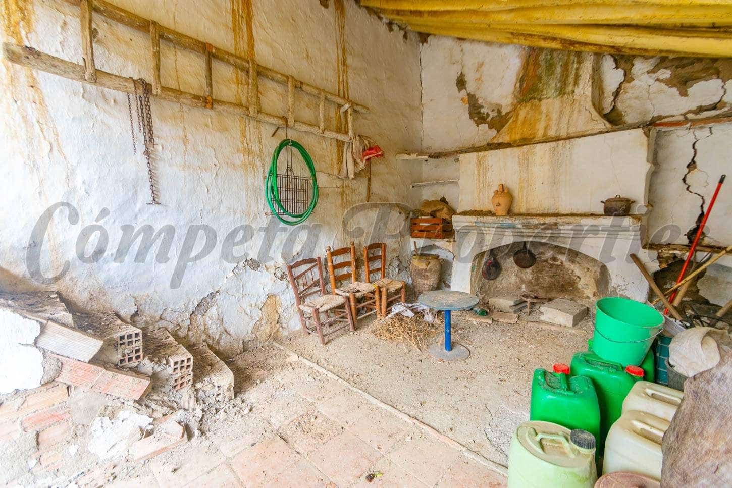 Landgrundstück zu verkaufen in Archez - 50.000 € (Ref: 10075874)