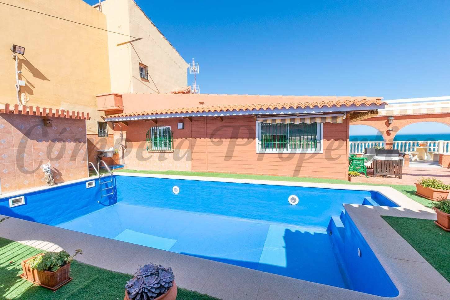 4 soveværelse Finca/Landehus til salg i Lagos med swimmingpool - € 550.000 (Ref: 10075876)