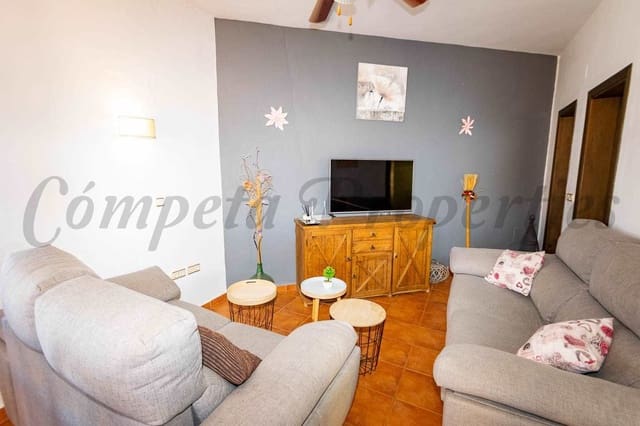 Finca/Maison de Campagne de 2 chambres à louer à Torrox avec piscine - 1 000 € (Ref: 10075883)