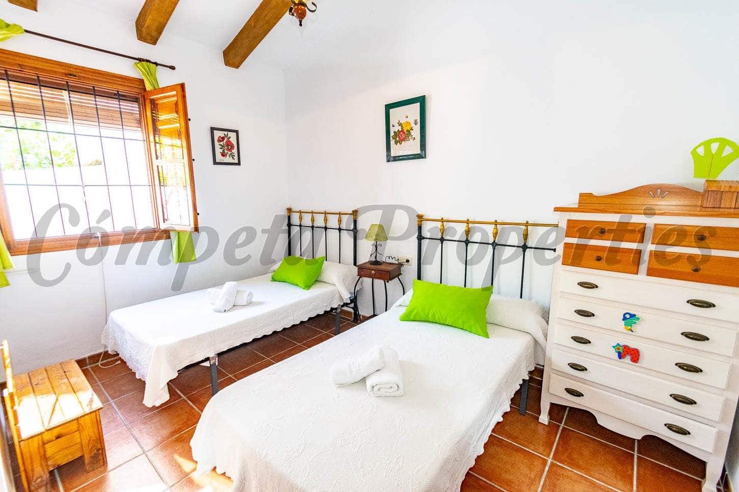 Finca/Maison de Campagne de 3 chambres à louer à Frigiliana avec piscine garage - 1 150 € (Ref: 10075886)
