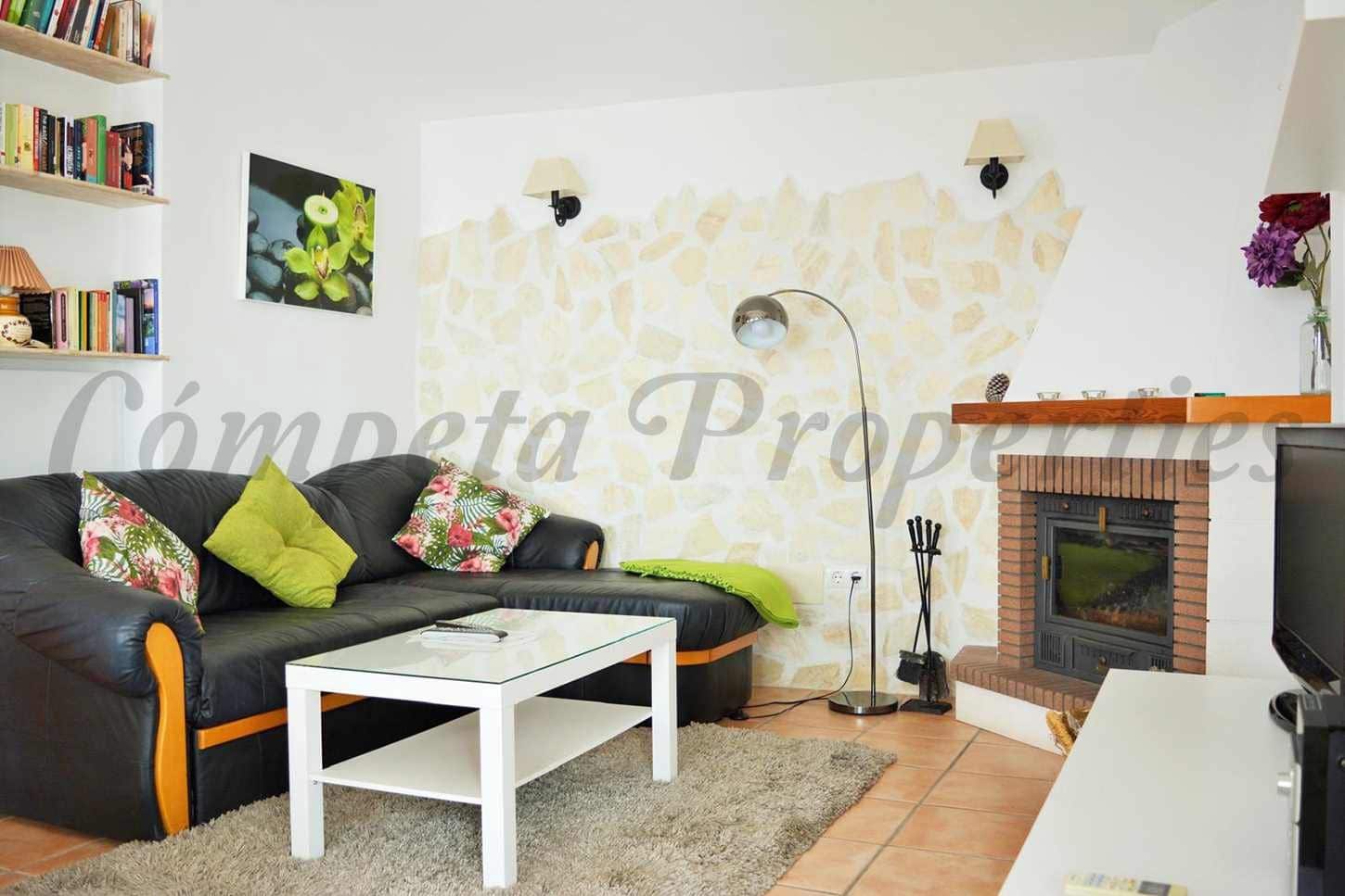 Finca/Maison de Campagne de 2 chambres à louer à Torrox avec piscine garage - 1 175 € (Ref: 10075887)