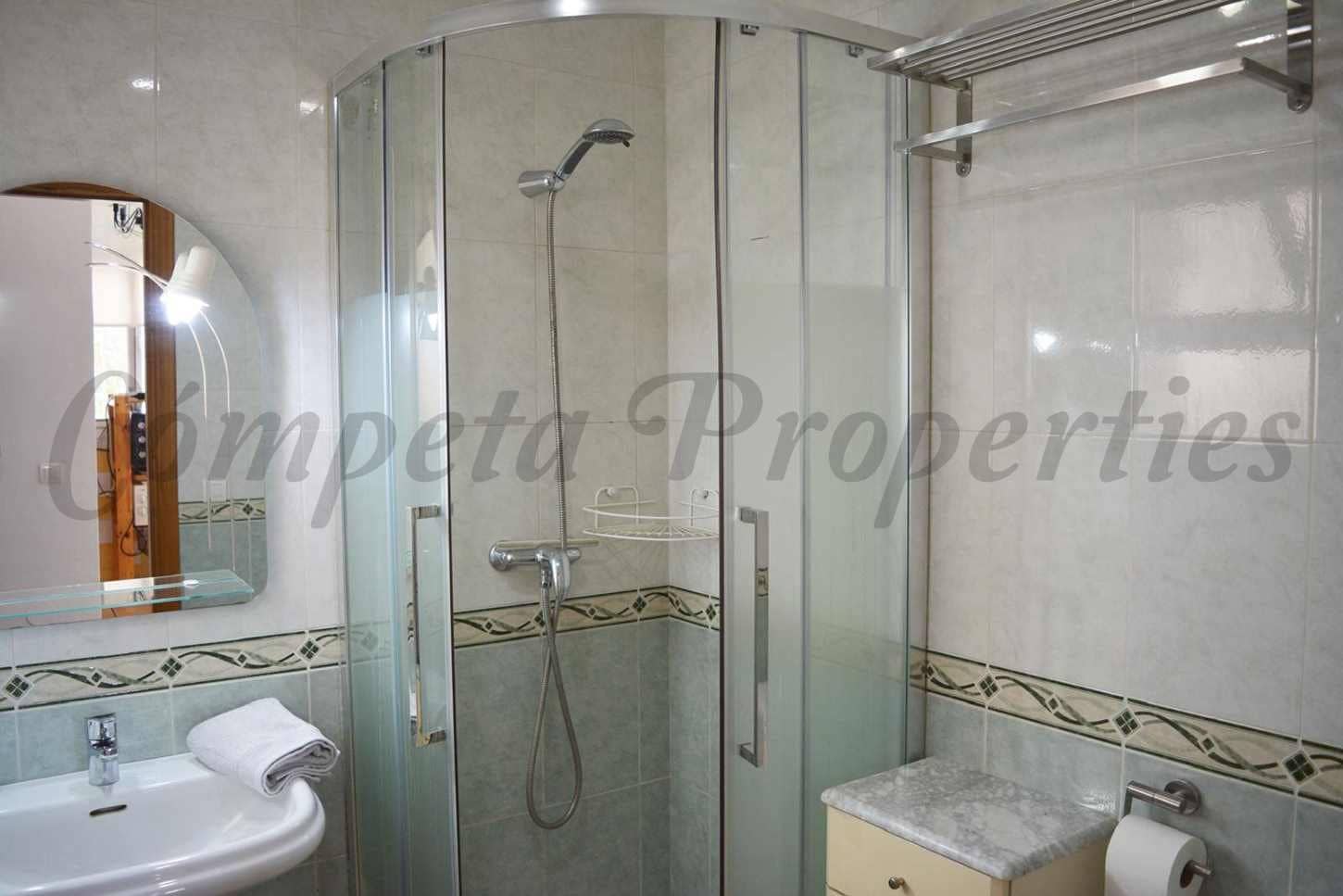 Finca/Maison de Campagne de 2 chambres à louer à Torrox avec piscine garage - 1 175 € (Ref: 10075887)