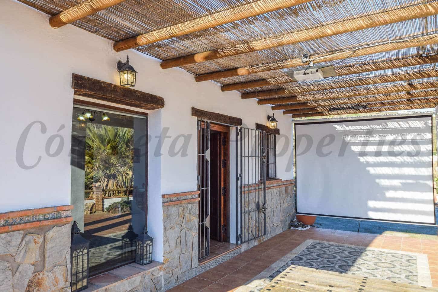 2 quarto Quinta/Casa Rural para arrendar em Torrox com piscina garagem - 950 € (Ref: 10075888)