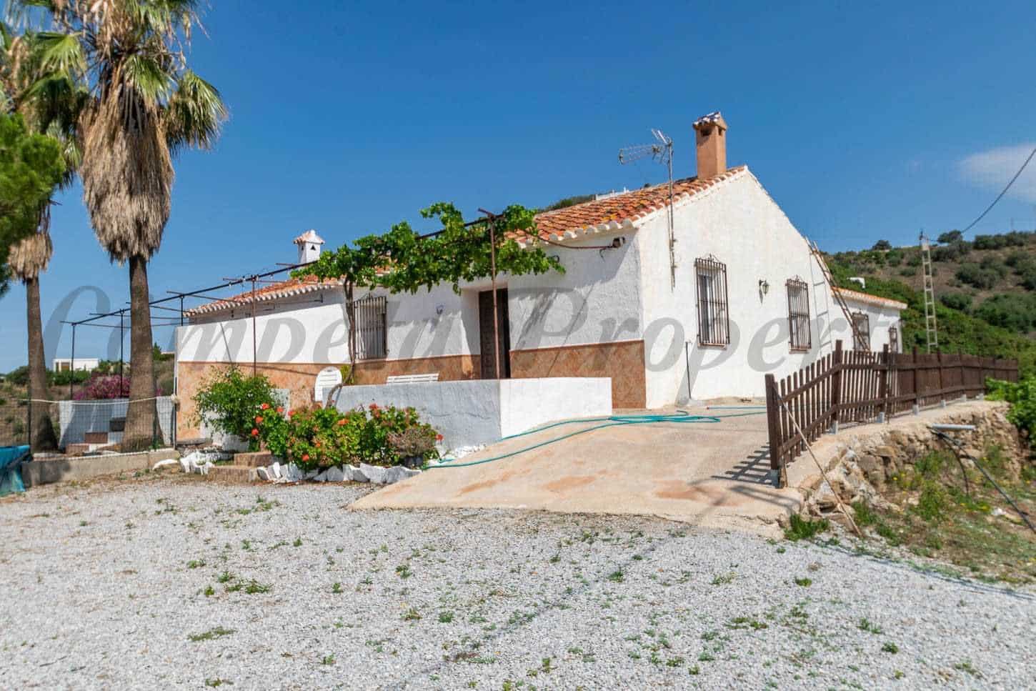 3 soveværelse Finca/Landehus til leje i Torrox med garage - € 1.200 (Ref: 10075890)