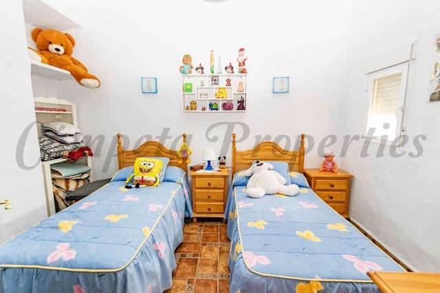 3 soveværelse Finca/Landehus til leje i Torrox med garage - € 1.200 (Ref: 10075890)