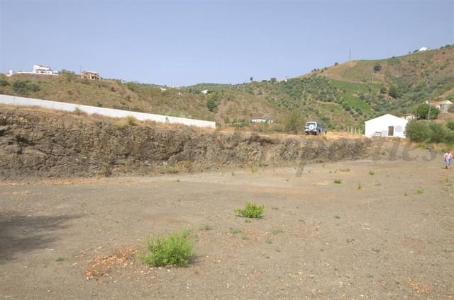 Terre non Aménagée à vendre à Archez - 32 000 € (Ref: 10075910)