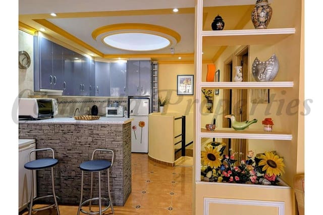 4 quarto Apartamento para arrendar em Torrox-Costa, Torrox com piscina - 700 € (Ref: 10075929)