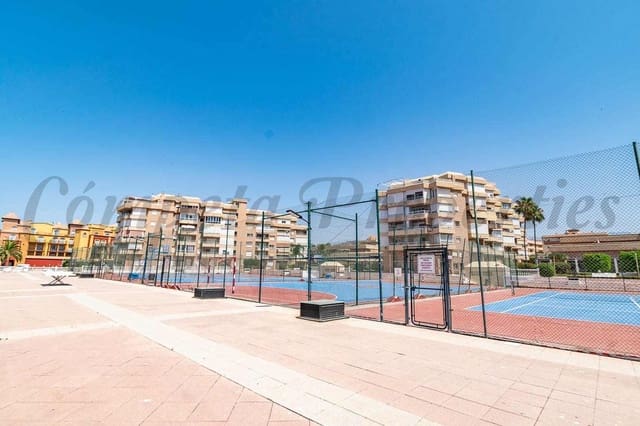 4 quarto Apartamento para arrendar em Torrox-Costa, Torrox com piscina - 700 € (Ref: 10075929)