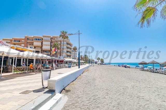 4 quarto Apartamento para arrendar em Torrox-Costa, Torrox com piscina - 700 € (Ref: 10075929)