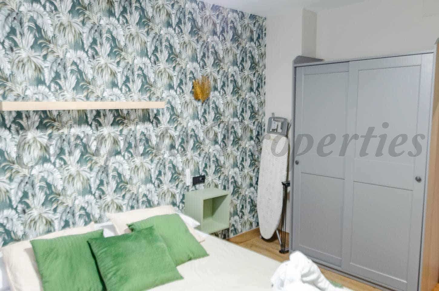 1 soveværelse Lejlighed til leje i Competa med swimmingpool - € 850 (Ref: 10075930)