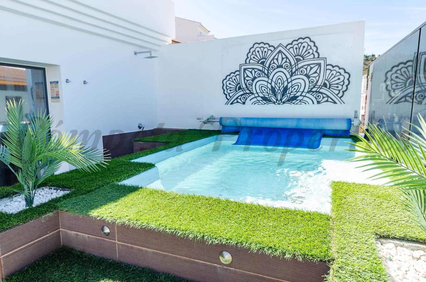 1 soveværelse Lejlighed til leje i Competa med swimmingpool - € 850 (Ref: 10075930)