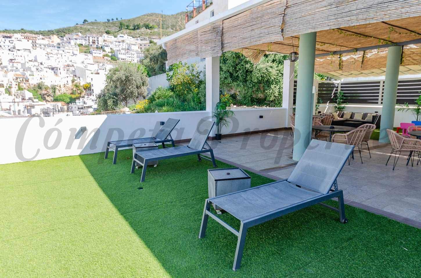 2 soverom Leilighet til leie i Competa med svømmebasseng - € 975 (Ref: 10075931)
