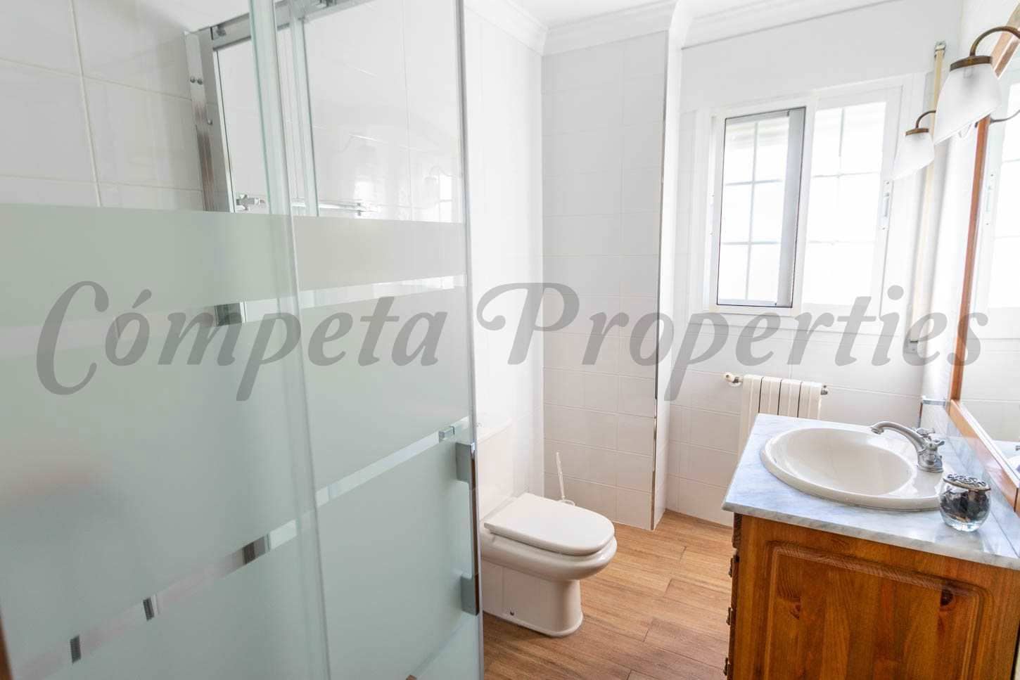 Apartamento de 4 habitaciones en Cómpeta en alquiler - 1.100 € (Ref: 10075932)
