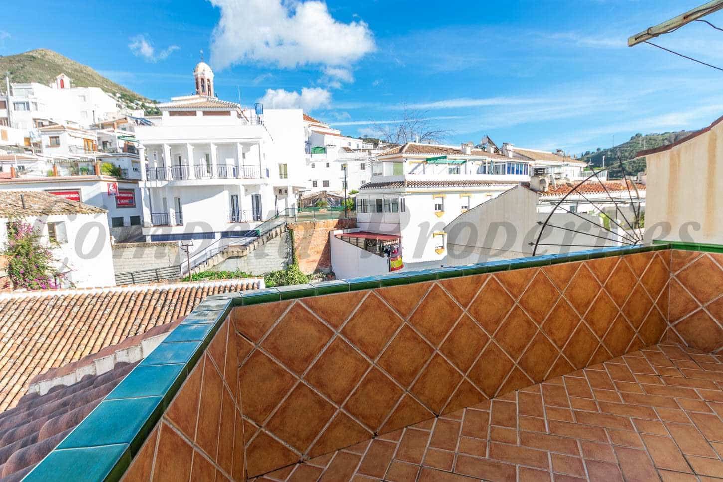Apartamento de 4 habitaciones en Cómpeta en alquiler - 1.100 € (Ref: 10075932)