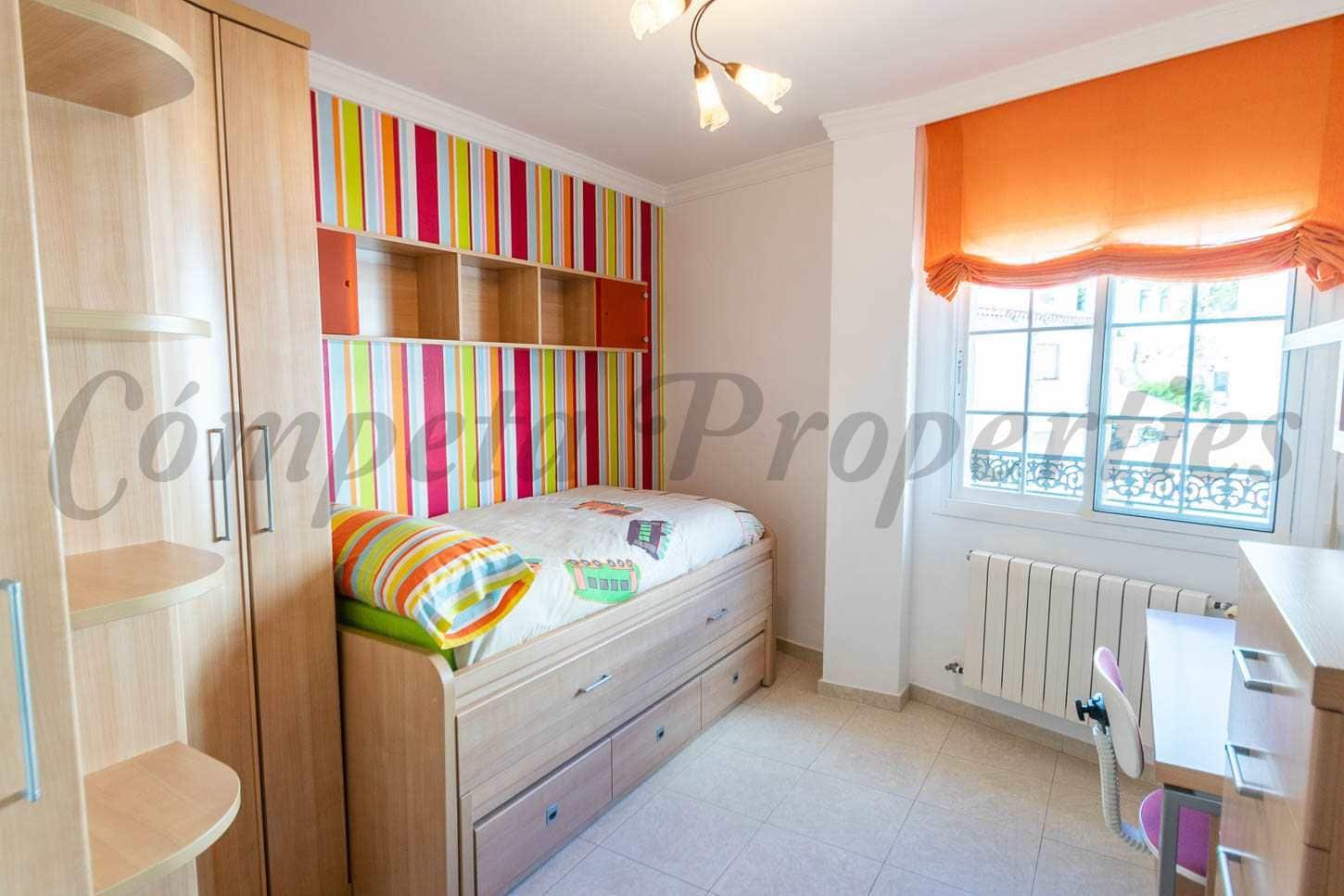 Apartamento de 4 habitaciones en Cómpeta en alquiler - 1.100 € (Ref: 10075932)