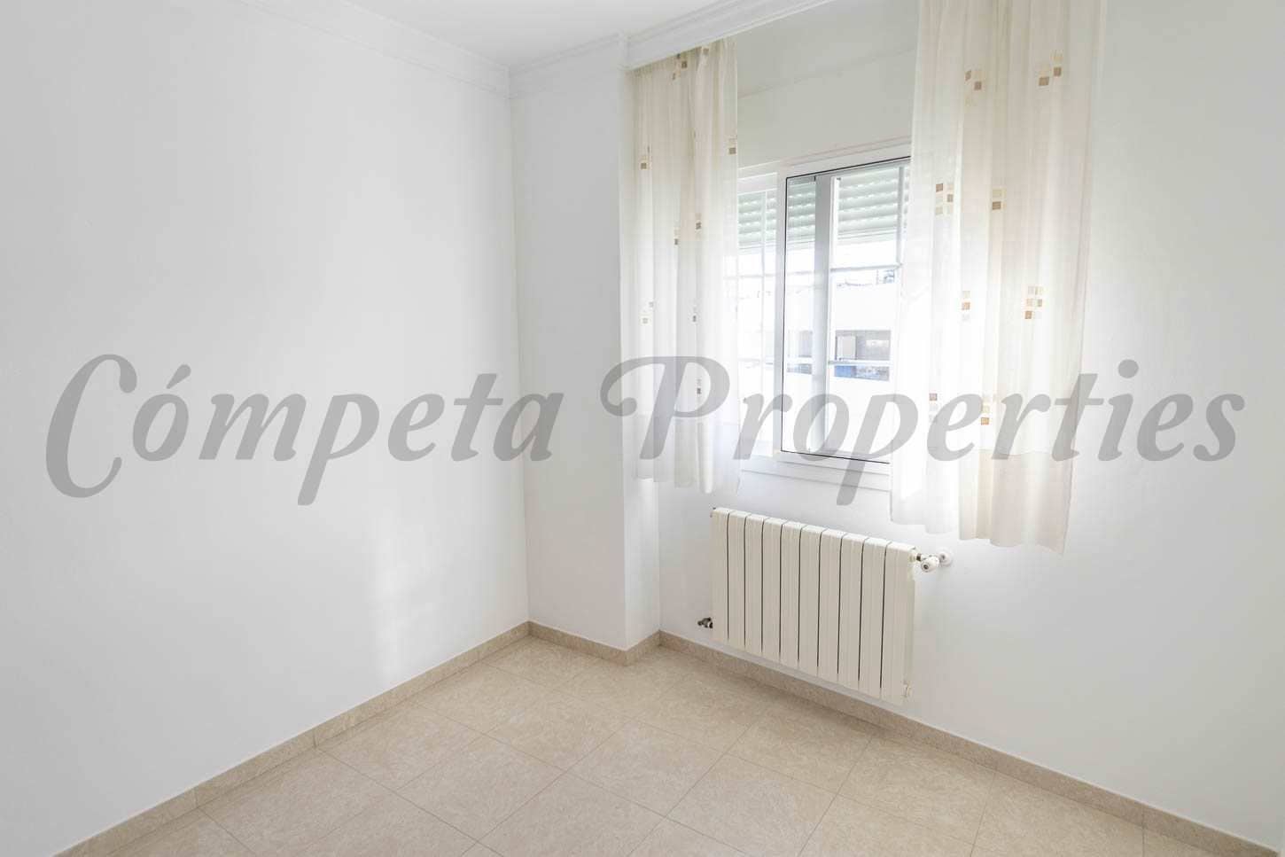 Apartamento de 4 habitaciones en Cómpeta en alquiler - 1.100 € (Ref: 10075932)