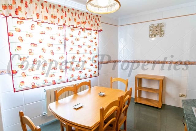 Appartement de 4 chambres à louer à Cómpeta - 1 100 € (Ref: 10075932)