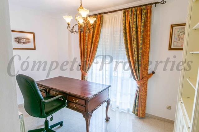 Appartement de 4 chambres à louer à Cómpeta - 1 100 € (Ref: 10075932)