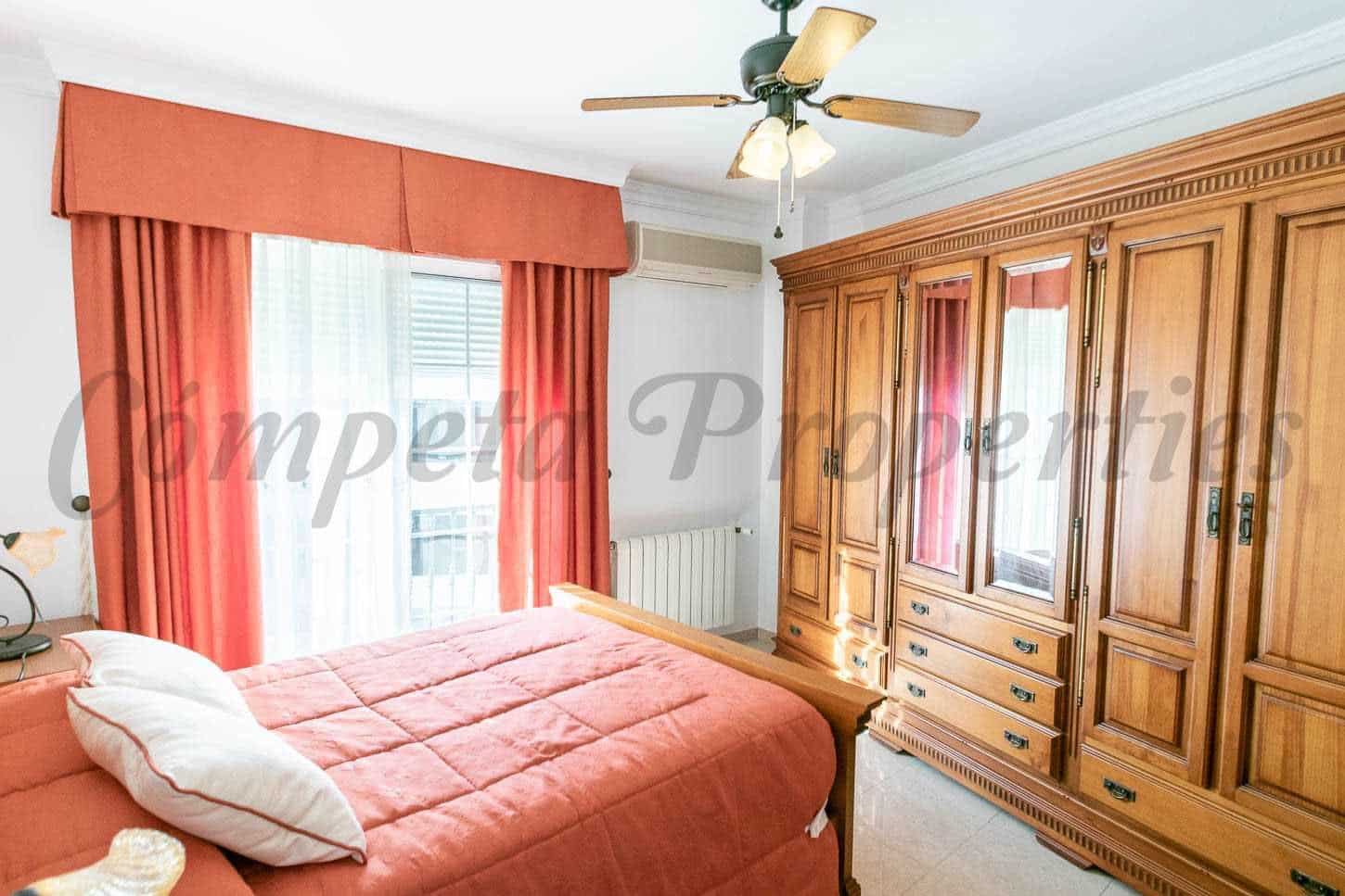 Apartamento de 4 habitaciones en Cómpeta en alquiler - 1.100 € (Ref: 10075932)