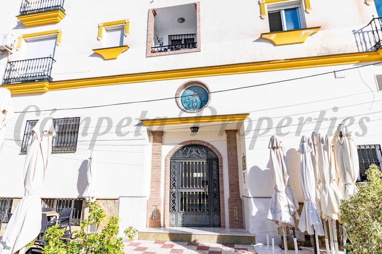 Apartamento de 4 habitaciones en Cómpeta en alquiler - 1.100 € (Ref: 10075932)