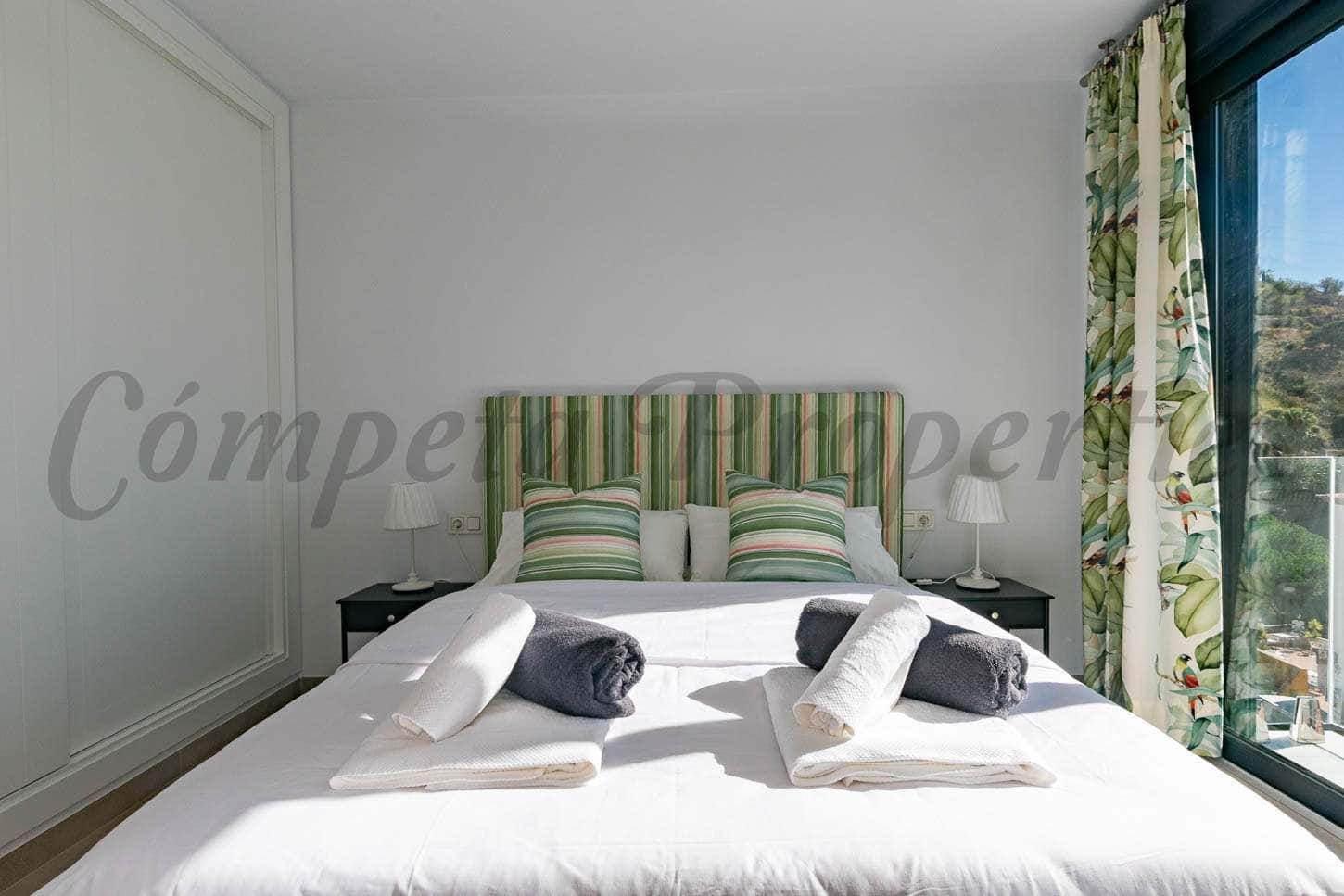 Apartamento de 2 habitaciones en Cómpeta en alquiler con piscina garaje - 1.500 € (Ref: 10075935)