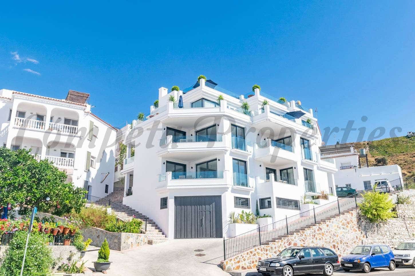 Apartamento de 2 habitaciones en Cómpeta en alquiler con piscina garaje - 1.500 € (Ref: 10075935)