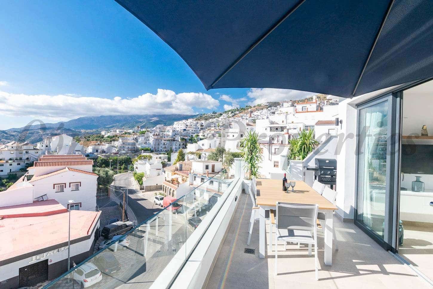 Apartamento de 2 habitaciones en Cómpeta en alquiler con piscina garaje - 1.500 € (Ref: 10075935)