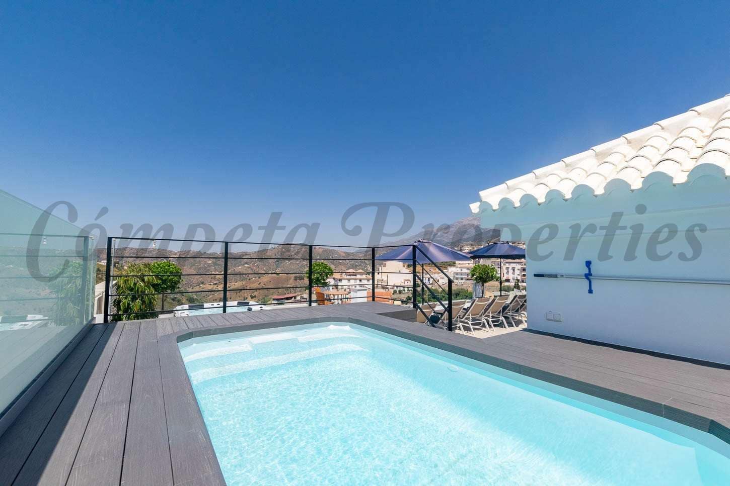 Apartamento de 2 habitaciones en Cómpeta en alquiler con piscina garaje - 1.500 € (Ref: 10075935)