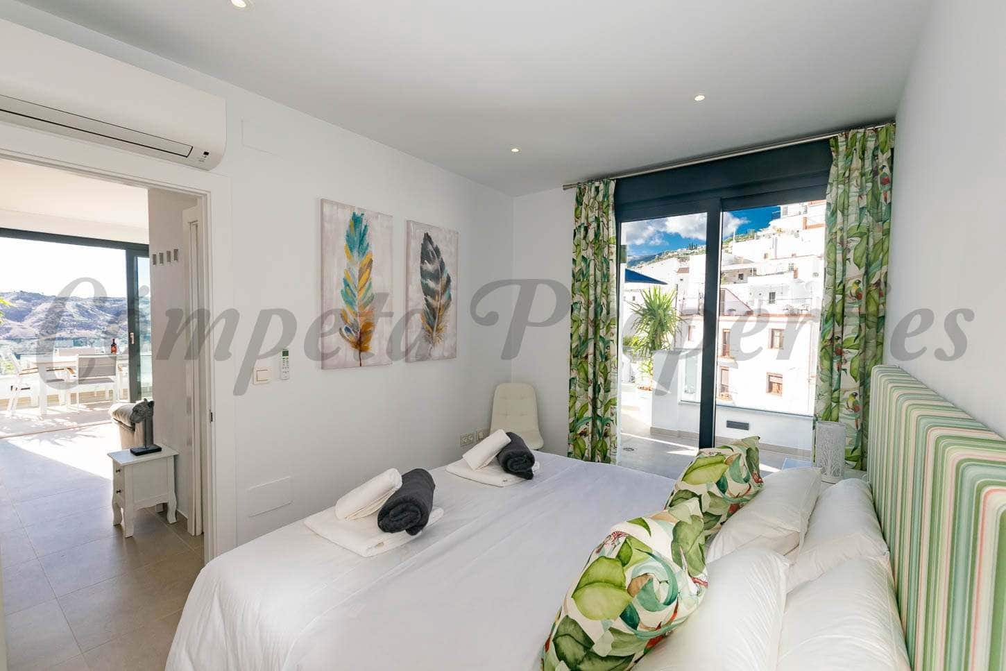 1 quarto Apartamento para arrendar em Competa com piscina garagem - 900 € (Ref: 10075936)