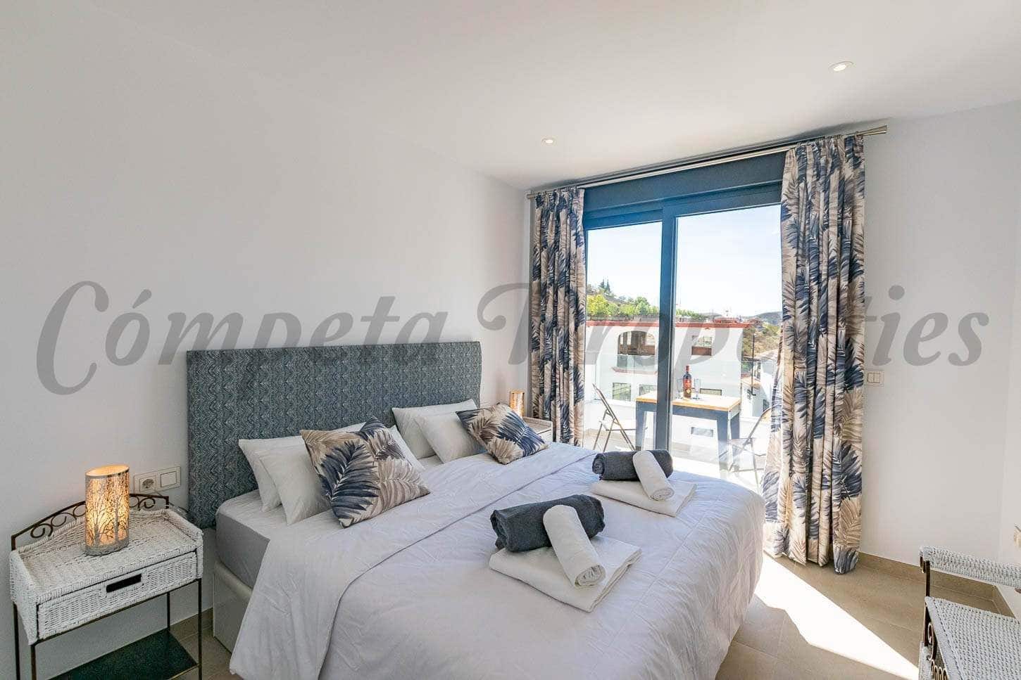 2 slaapkamer Appartement te huur in Competa met zwembad garage - € 900 (Ref: 10075937)