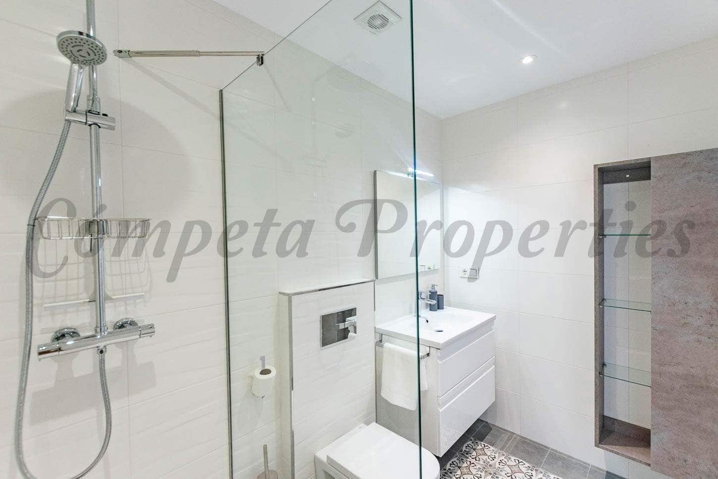 2 slaapkamer Appartement te huur in Competa met zwembad garage - € 900 (Ref: 10075937)