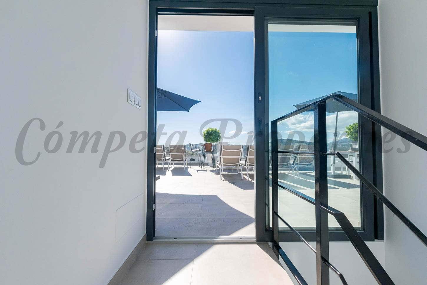 2 slaapkamer Appartement te huur in Competa met zwembad garage - € 900 (Ref: 10075937)