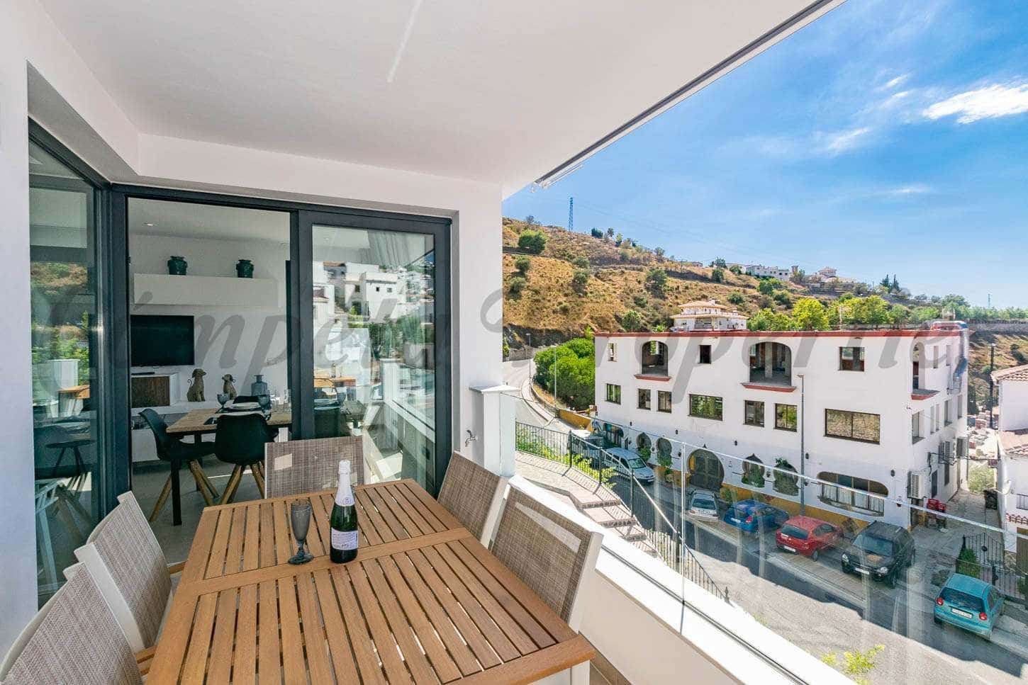 2 slaapkamer Appartement te huur in Competa met zwembad garage - € 900 (Ref: 10075937)
