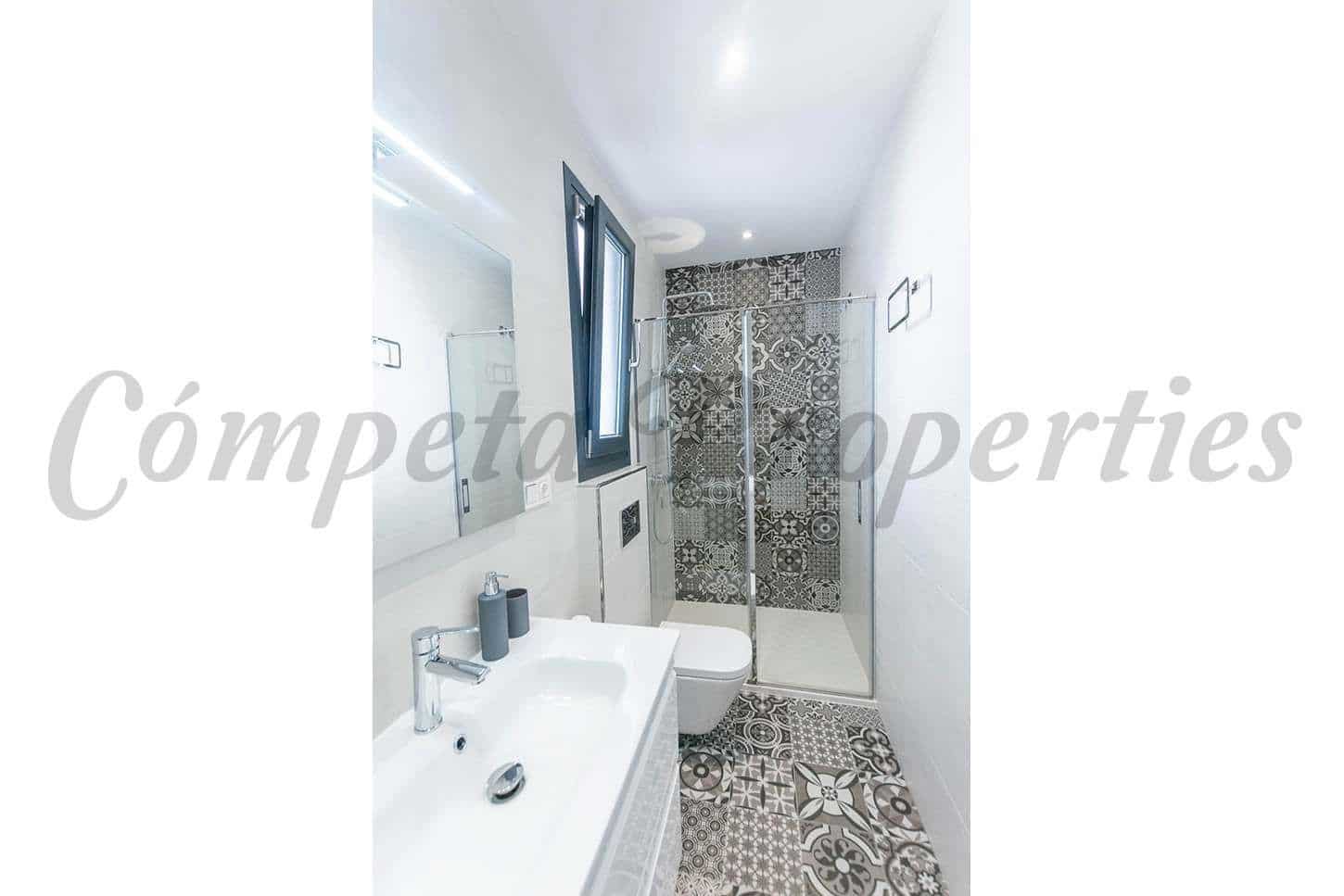 2 Zimmer Apartment zu vermieten in Competa mit Pool Garage - 900 € (Ref: 10075938)