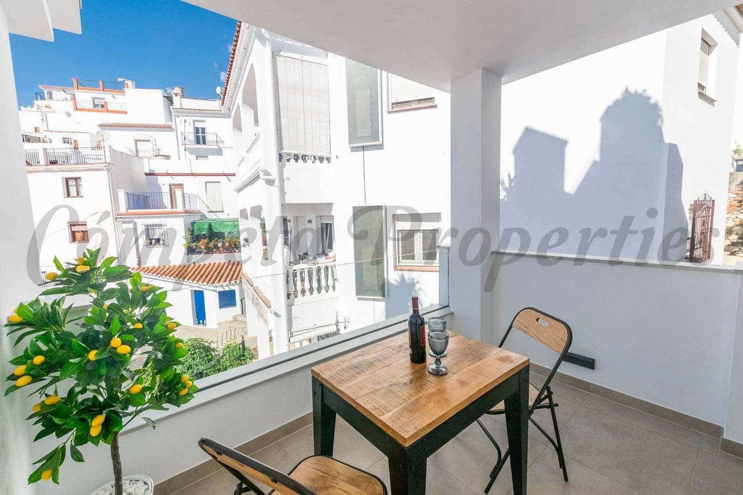 2 Zimmer Apartment zu vermieten in Competa mit Pool Garage - 900 € (Ref: 10075938)