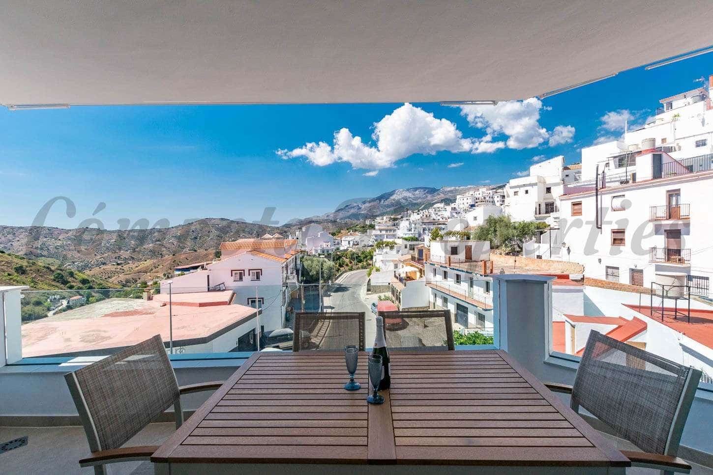 2 Zimmer Apartment zu vermieten in Competa mit Pool Garage - 900 € (Ref: 10075938)