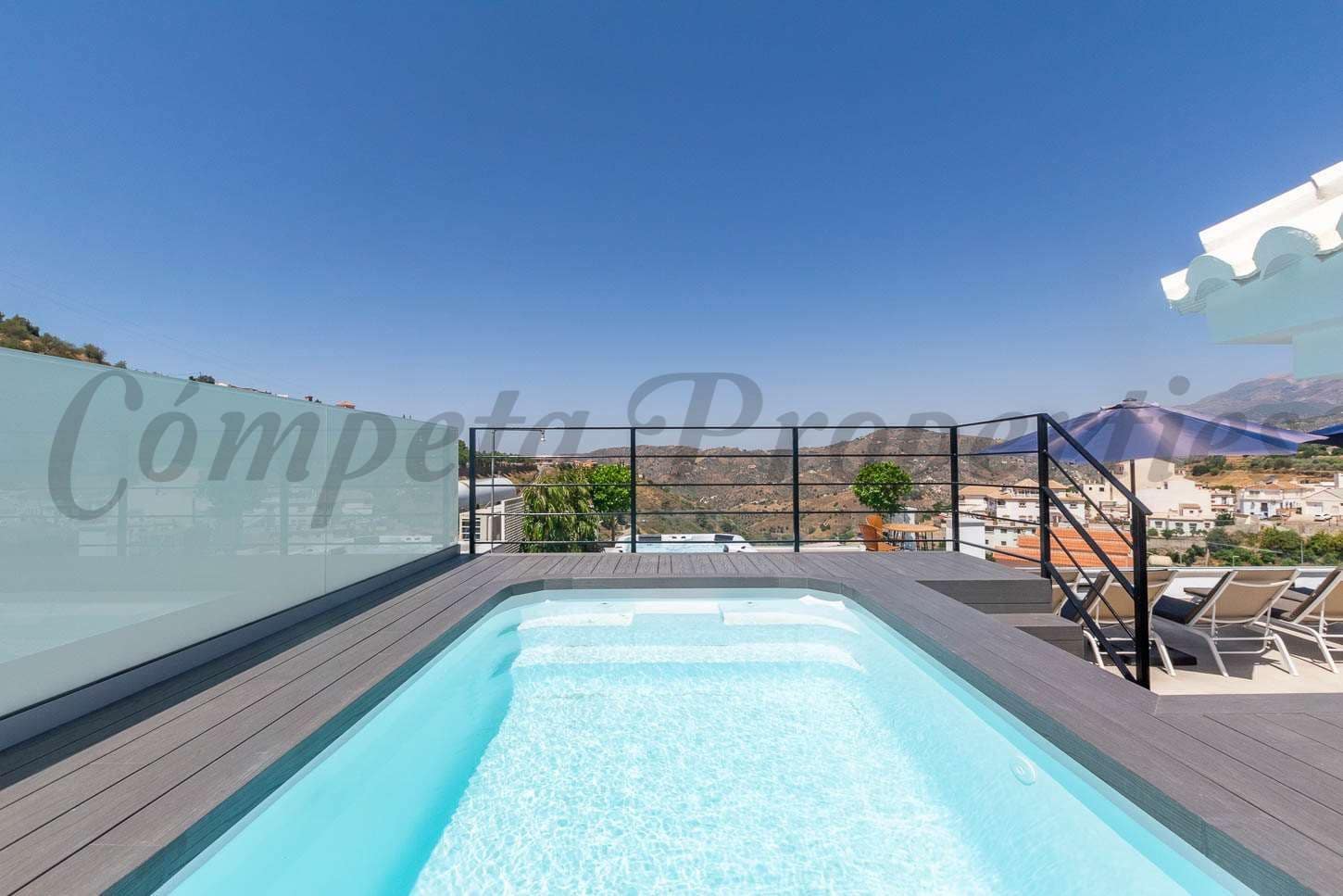 2 Zimmer Apartment zu vermieten in Competa mit Pool Garage - 900 € (Ref: 10075938)
